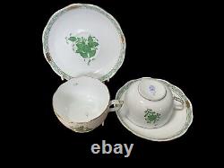 2x Herend Hungary Apponyi Chinese Bouquet Green Gold Canton Tea Cups & Saucers