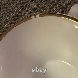 31 x piece Anchor Hocking Suburbia Swirl Milk Glass Gold Rim Fire King set