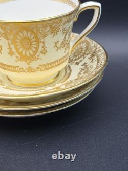 4x LovelyVintage Royal Worcester Bone Chine Heavy Gold Guilded Cups Saucers 1950
