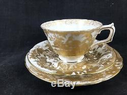 6 X Royal Crown Derby Aves Gold. Tea cup, saucer & Side plate