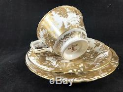 6 X Royal Crown Derby Aves Gold. Tea cup, saucer & Side plate