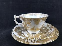 6 X Royal Crown Derby Aves Gold. Tea cup, saucer & Side plate