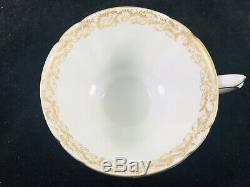 6 X Royal Crown Derby Aves Gold. Tea cup, saucer & Side plate