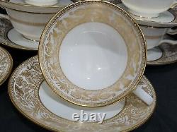 8 Wedgwood Gold Florentine Cup Saucer Sets England W4219 Bone China Peony Shape