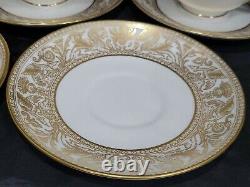 8 Wedgwood Gold Florentine Cup Saucer Sets England W4219 Bone China Peony Shape