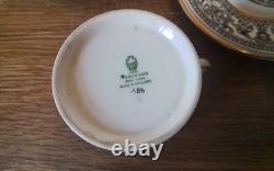 A Vintage Set Of Six Wedgewood Florentine Cups & Saucers