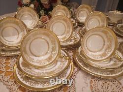 Aynsley Imperial Gold 36 pcs tea set. Excellent condition