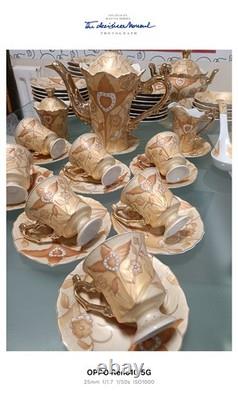 Beautiful 24K gold plated Yamasen fine porcelain dinner & coffee set