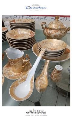 Beautiful 24K gold plated Yamasen fine porcelain dinner & coffee set