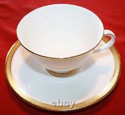 Lovely 12 pc Set Royal Doulton (6) Tea Cups & (6) Saucers Royal Gold Pattern