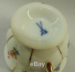 MEISSEN German Porcelain Scattered Flowers DEMITASSE TEACUP CUP& SAUCER GOLD S/2