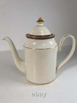 Minton St James Bone China Cream&Gold Cups with Saucers Coffee pot Milk Jag