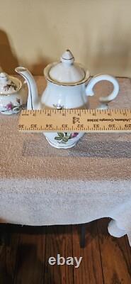 Moss Rose China Tea Set Teapot Cups Saucers Cream Sugar Scalloped Gold Trim 39/8