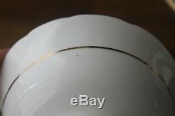 Paragon Cabbage Rose Handle Green Gold Teacup Tea Cup Saucer Flower Center