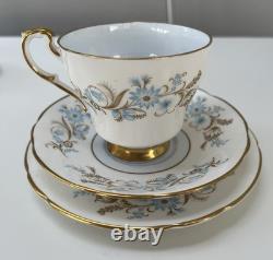 Paragon Classic 21Pc Tea Set. Beautiful Cream, Blue & Gold Pattern & Detail. VGC