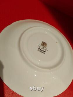 Paragon Set Of Two Cups and Saucers Flower, Gold Gilt, To Her Majesty the Queen