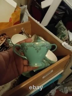 Royal Albert Derby Heirloom Imari Cups & Saucers Bone China Gold Trim England Royal Albert Derby Heirloom Imari Cups & Saucers Bone China Gold Trim England