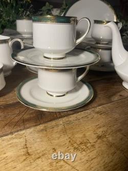 Royal Albert England Bone China 20 Piece Tea Set In The Elgin Pattern