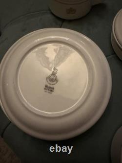 Royal Doulton British Airways Gold Trim Tea Set 6 Cups And Saucers & 7 Plates