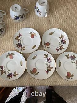 Royal Worcester Evesham Coffee Tea Cups Saucers 6 Large 3 Small See Description