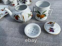 Royal Worcester Evesham Gold For tea lovers, a great set and rare teapot £108