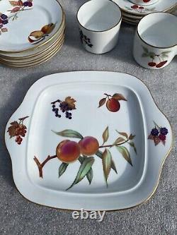 Royal Worcester Evesham Gold For tea lovers, a great set and rare teapot £108
