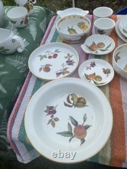 Royal Worcester Evesham gold porcelain tableware mixed lot plenty 4 collection