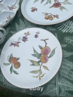 Royal Worcester Evesham gold porcelain tableware mixed lot plenty 4 collection