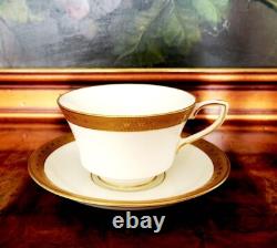 Royal Worcester Tea Coffee Cups & Saucers Ambassador Pattern Vintage