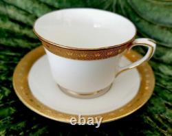 Royal Worcester Tea Coffee Cups & Saucers Ambassador Pattern Vintage