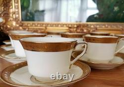 Royal Worcester Tea Coffee Cups & Saucers Ambassador Pattern Vintage