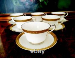 Royal Worcester Tea Coffee Cups & Saucers Ambassador Pattern Vintage