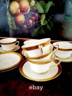 Royal Worcester Tea Coffee Cups & Saucers Ambassador Pattern Vintage