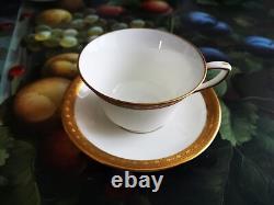 Royal Worcester Tea Coffee Cups & Saucers Ambassador Pattern Vintage