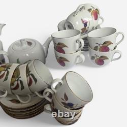 Royal Worchester 47-Piece Tableware Set, Evesham Pattern, Gold Rim, 1961