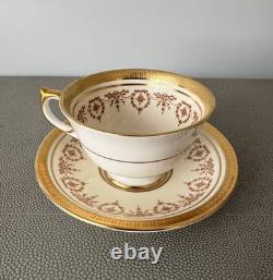 Set Of 8 Aynsley Gold Dowery Cups & Saucers
