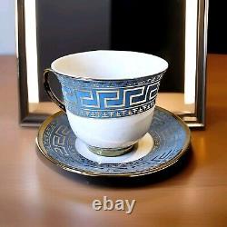 Set of 4 1820-30 Early porcelain coffee cups and saucers in Greek Key Pattern
