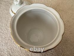 TK Thun Czechoslovakia Menuet Teapot, 6 Cups/Saucers, Sugar Bowl and Milk Jug