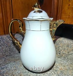 Thun 1794 Czech Porcelain Tea Set of 13 Teapot, Creamer, Sugar, Cups & Saucers