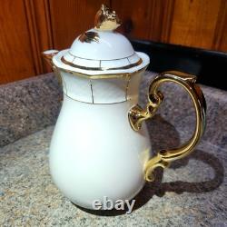 Thun 1794 Czech Porcelain Tea Set of 13 Teapot, Creamer, Sugar, Cups & Saucers