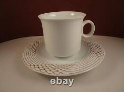 Vintage Hutschenreuther Germany Scala D'Oro Gold Set of 4 Cups & Saucers B