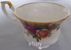 Vintage Royal Albert Set of 6 Tea-cups & Saucers Dated 1962 Old Country Roses
