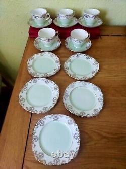 Vintage Royal Vale vintage tea Set 5x Cups & Saucers And 5 Side Plates 6 Inch