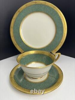 Vntg Royal Worchester England Emerald Green & Gold Cups Saucers & Salad Plates