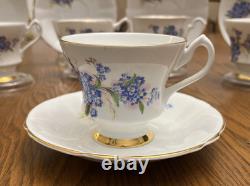 Vtg Consort Fine Bone China England (5) Tea Cups/Saucers Gold Trim Blue Flowers