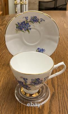 Vtg Consort Fine Bone China England (5) Tea Cups/Saucers Gold Trim Blue Flowers
