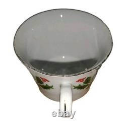 Vtg X-Mas Holly Dinnerware Set 24 Piece. Cups. Saucers. Plates. Gold Trim