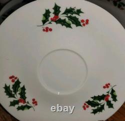 Vtg X-Mas Holly Dinnerware Set 24 Piece. Cups. Saucers. Plates. Gold Trim