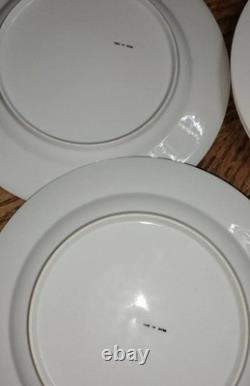 Vtg X-Mas Holly Dinnerware Set 24 Piece. Cups. Saucers. Plates. Gold Trim