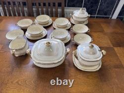 WEDGWOOD Bone China GOLD Pattern 12 Piece Sets Total 21 Pieces (Used) England